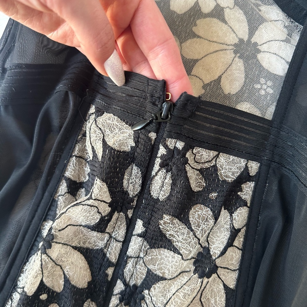 Victoria's Secret Black and Cream Floral Lingerie 36D - Picture 6 of 8